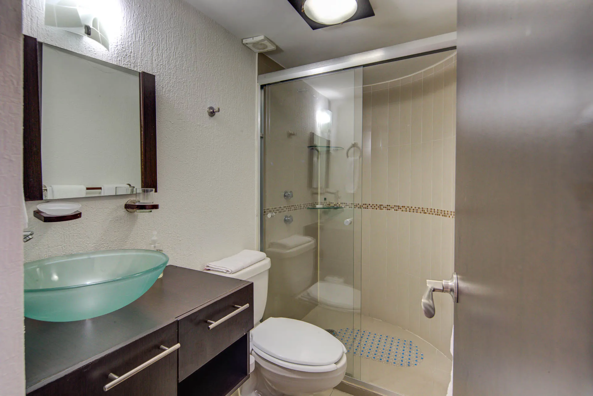 Baño 2 recámaras — EOLA Chimborazo 567, Lomas CDMX