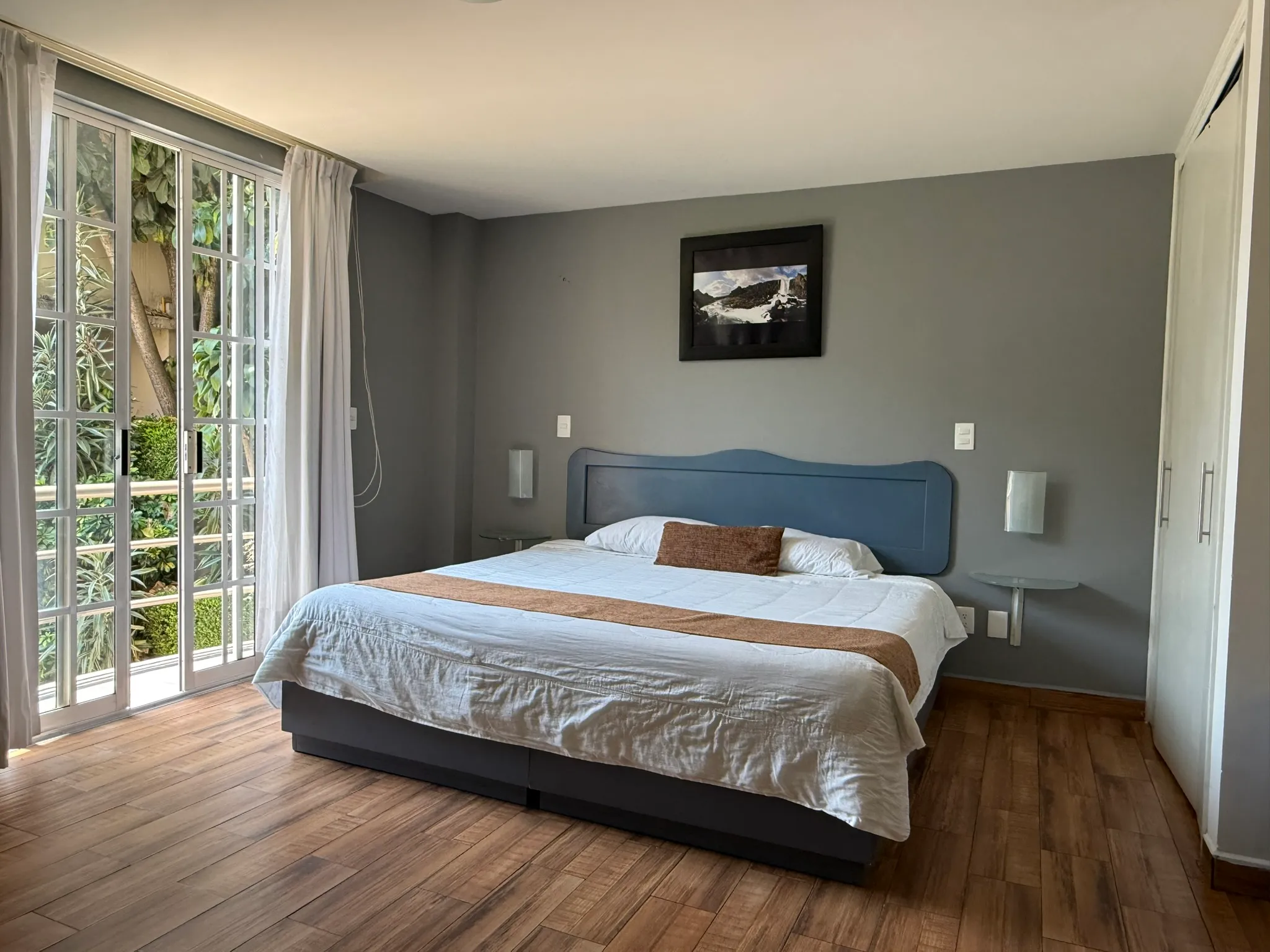 Cama con balcón Street View — Cityloft Duraznos 78