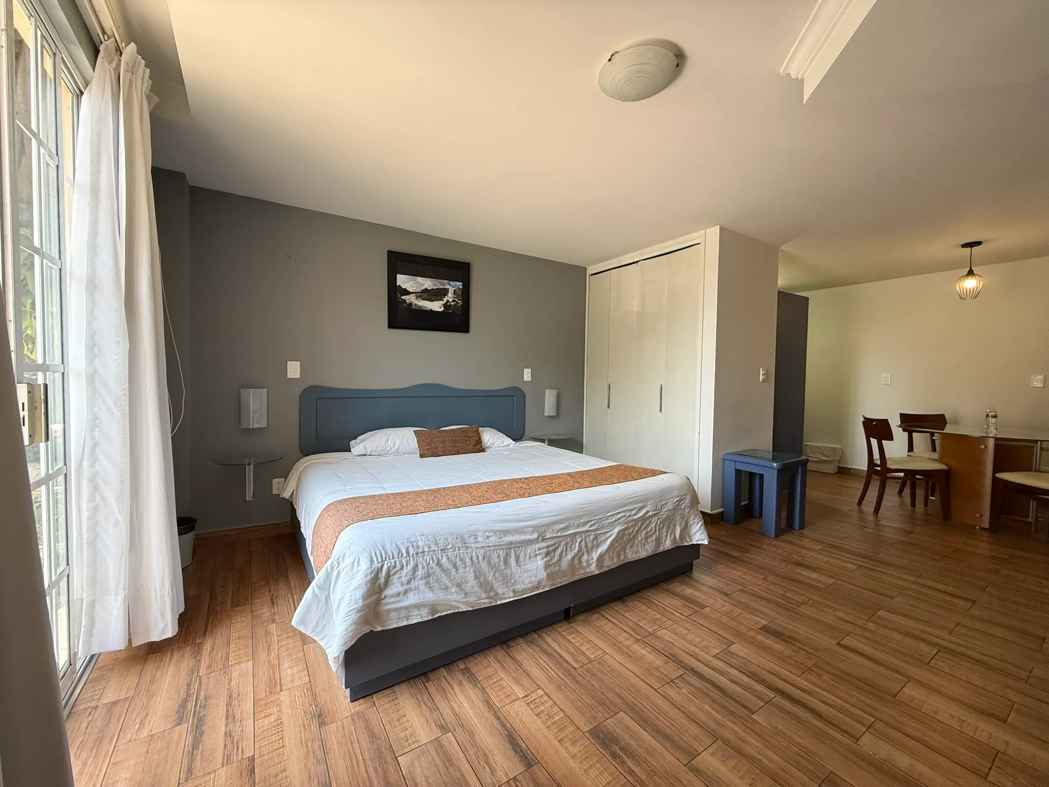 Recámara con mesa Street View — Cityloft Duraznos 78, CDMX
