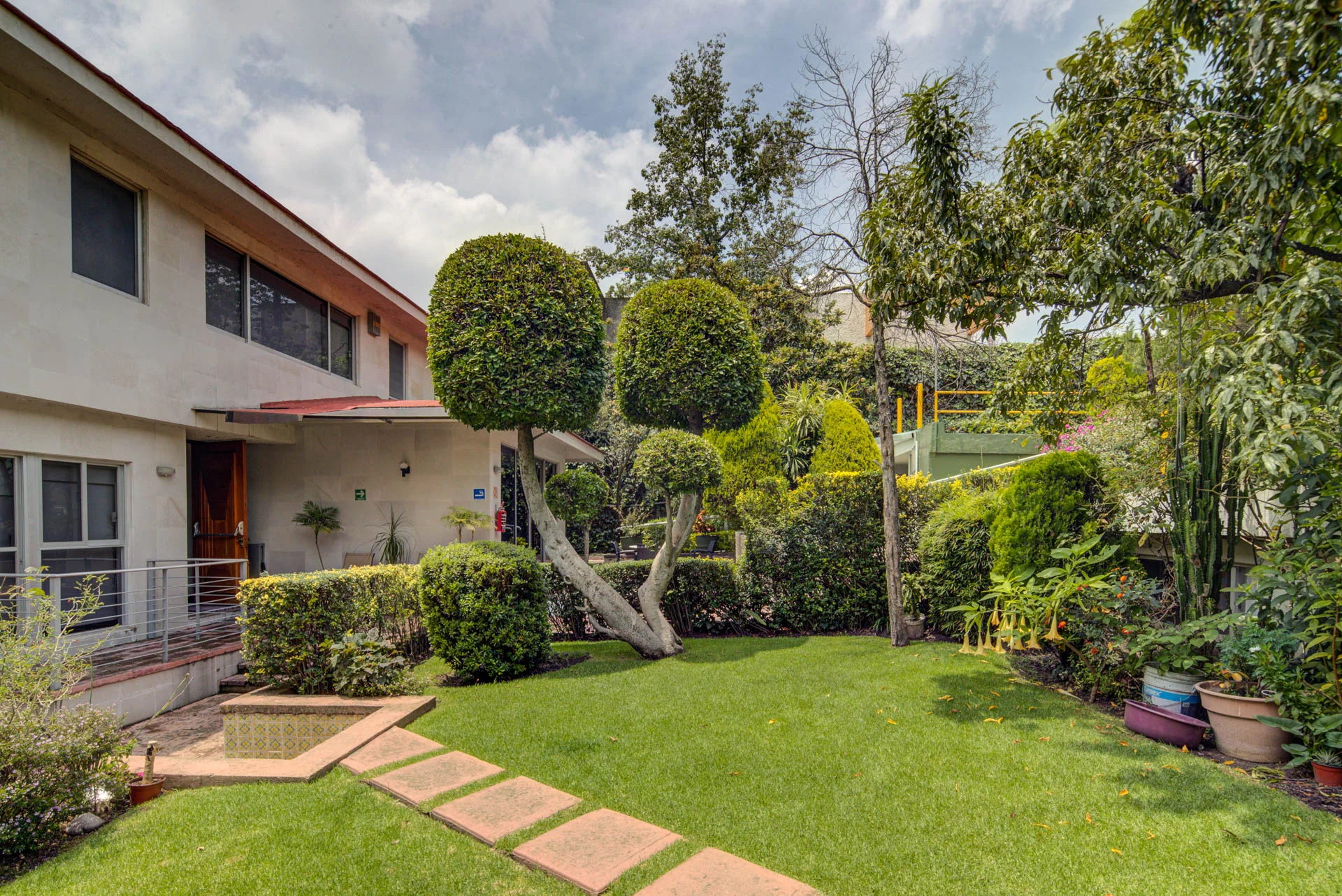 EOLA Pinos 72 — jardines en Bosques de las Lomas