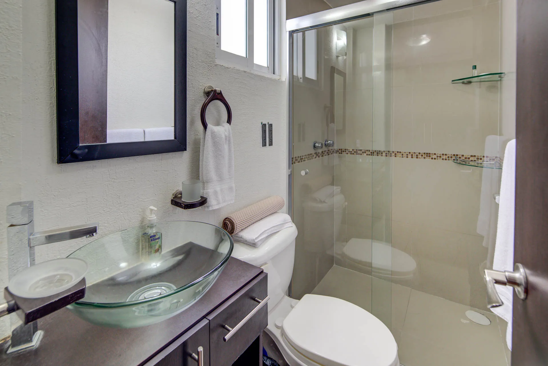 Baño Studio — EOLA Chimborazo 567, Lomas CDMX